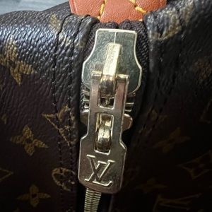 Authentic Louis vatton duffle bag ! Used in excellent condition